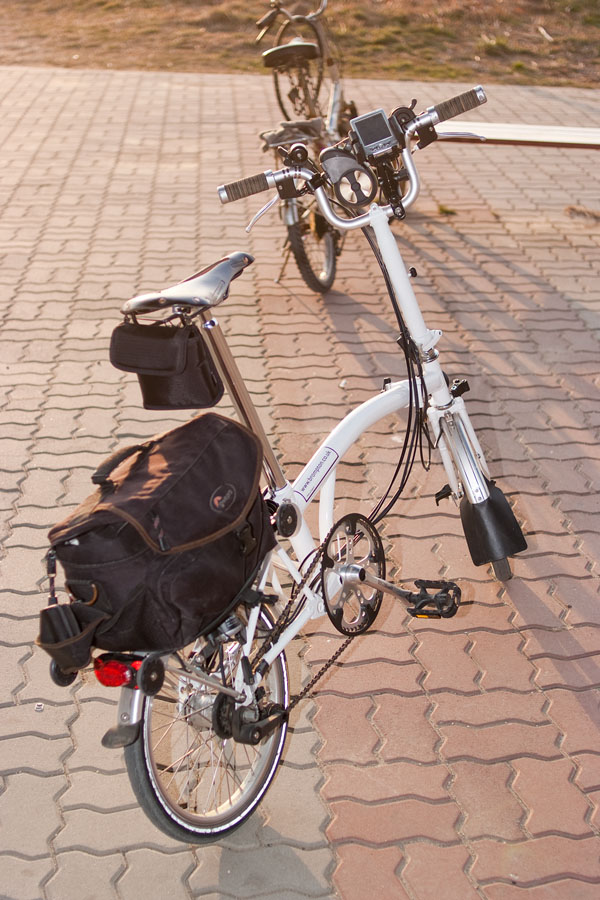 바퀴에 LED 붙이고&nbsp;놀러가기