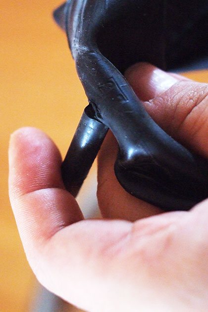 갈라진 자전거 튜브