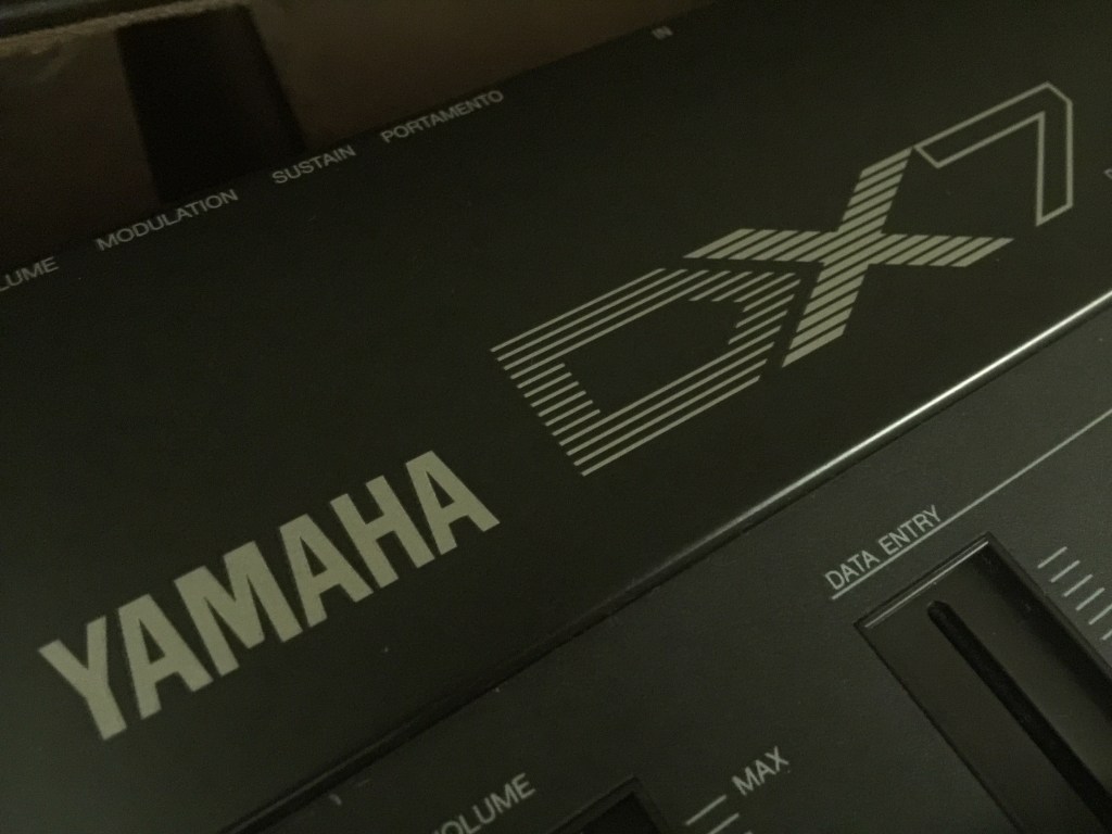 YAMAHA DX7 LOGO
