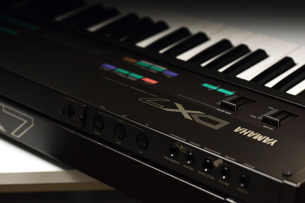 YAMAHA DX7